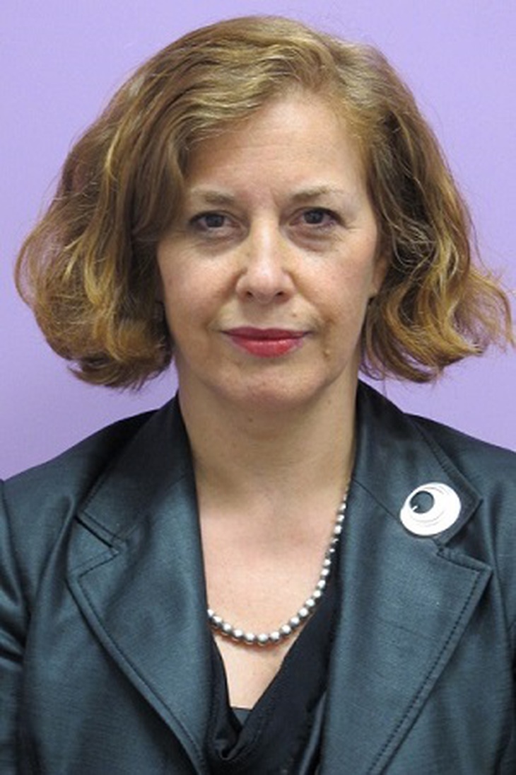 Bà Alicia Garcia-Herrero 