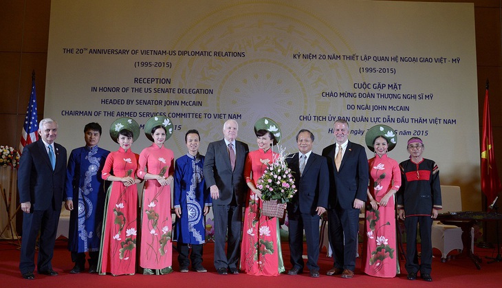 Thượng nghị sĩ Mỹ John McCain tại lễ kỷ niệm 20 thiết lập quan hệ ngoại giao Hoa Kỳ-Việt Nam