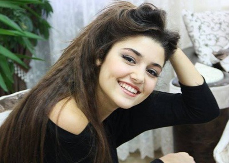 Hande Ercel, diễn viên và người mẫu Thổ Nhĩ Kỳ