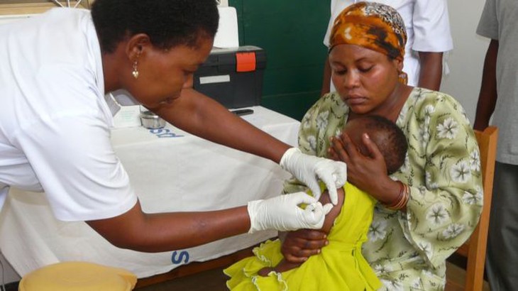 Tiêm vắc-xin ngừa sốt rét đầu tiên trên thế giới ở Malawi