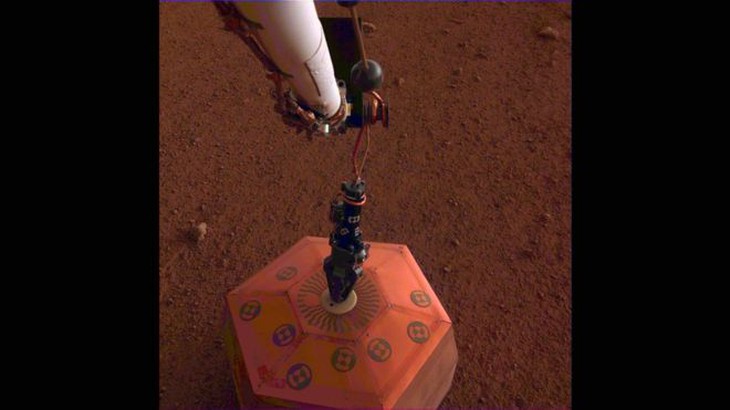 Vệ tinh InSight của NASA phát hiện vụ động đất trên sao Hỏa