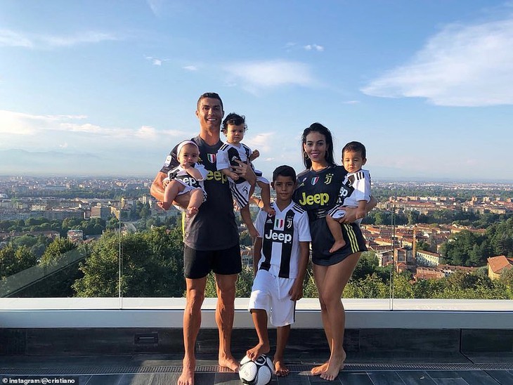 Gia đình Ronaldo