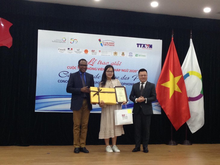 Quán quân Phóng viên trẻ Pháp ngữ về đề tài COVID-19
