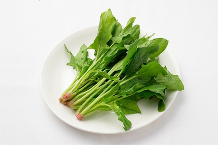 thieu mau, rau cu cai thien tinh trang thieu mau cho phu nu mang thai - rau bina