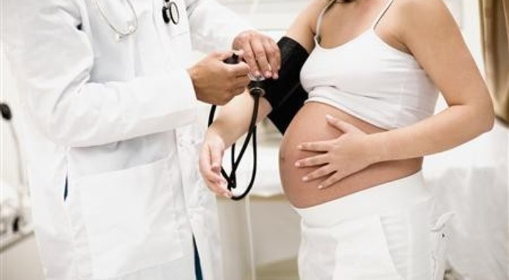 Tăng huyết áp thai kỳ nguy hiểm thế nào?