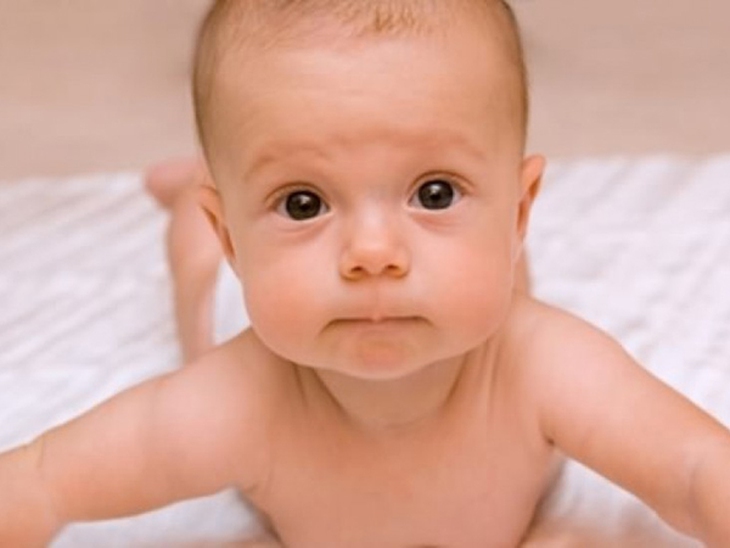 Phân biệt chốc lở, rôm sảy ở trẻ và cách xử trí