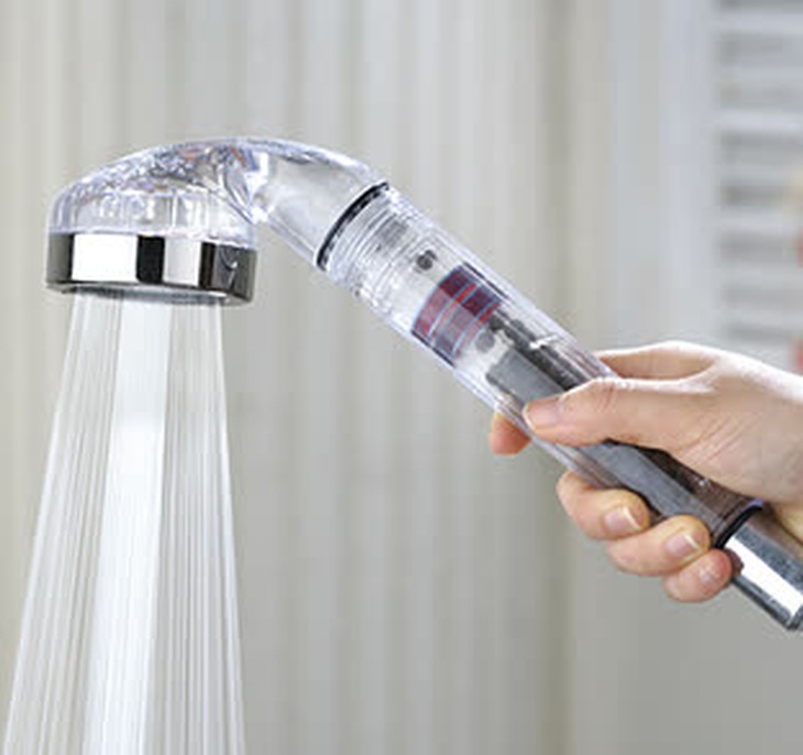 Tự sướng bằng vòi xịt trong thời gian dài có thể gây viêm nhiễm mạn tính