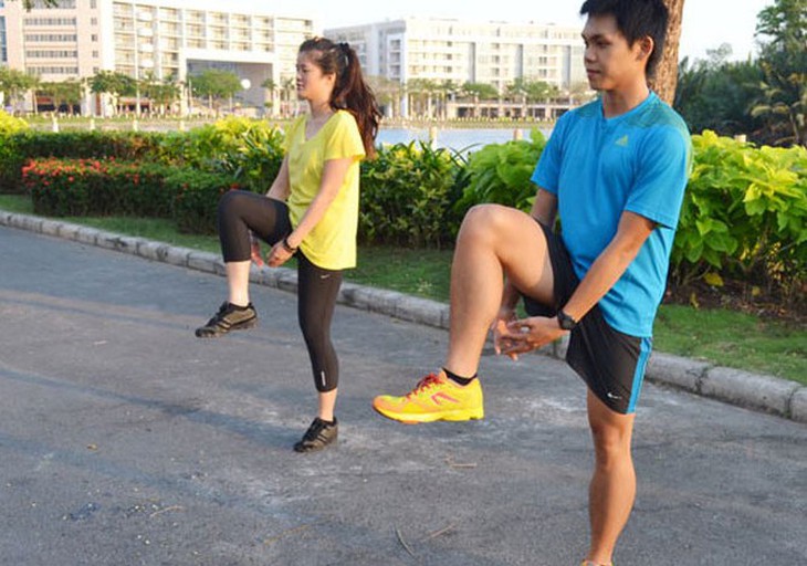 tap gym dung cach - khoi dong