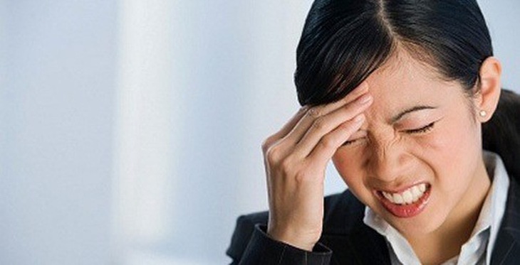 Đau đầu có thể do nhiều nguyên nhân gây ra và không nên tự chữa đau đầu.
