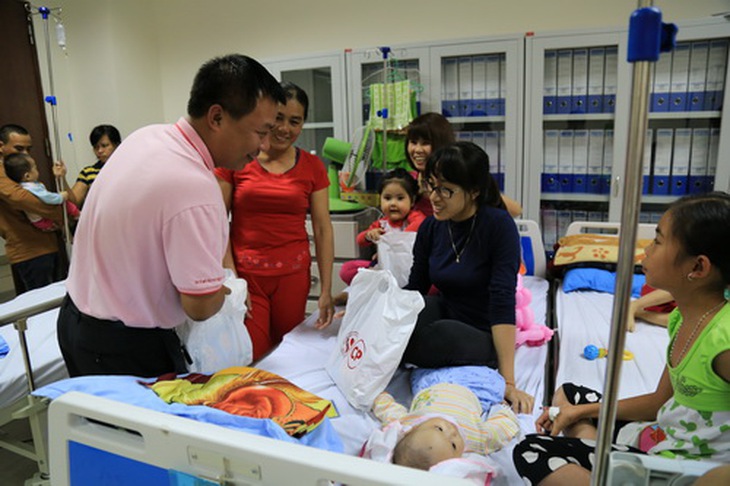 Công tác xã hội trong bệnh viện - kết nối những tấm lòng. Ảnh: Công Thắng