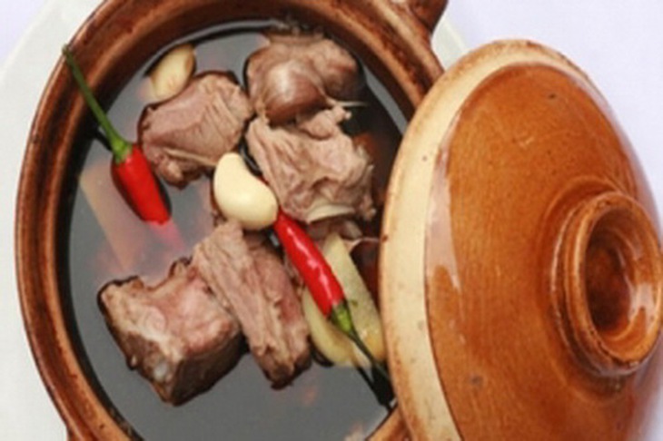 Thịt lợn hầm bạch quả, sa sâm tốt cho người viêm họng hạt, viêm mũi họng dị ứng, ung thư vùng mũi họng.