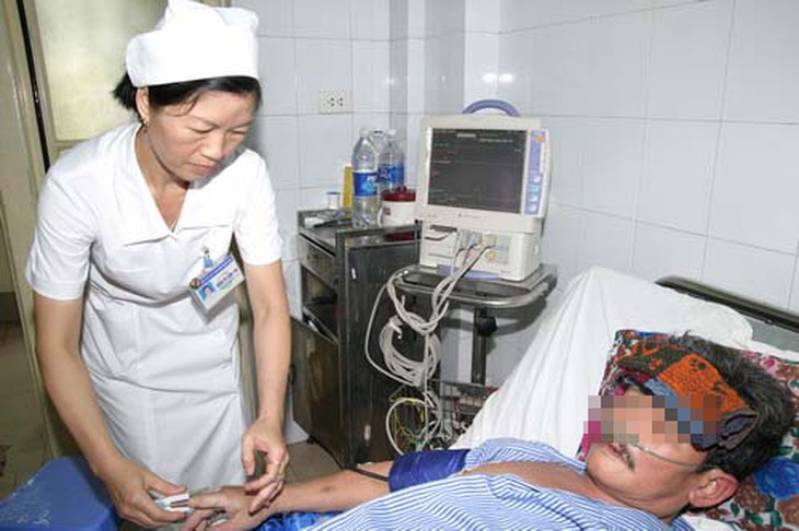 Điều trị cho bệnh nhân tại BV Lao và Bệnh phổi TW. Ảnh: TM