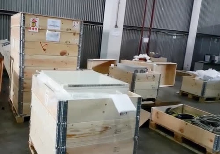 Lô hàng thiết bị y tế cũ bị bắt giữ tại sân bay Tân Sơn Nhất.