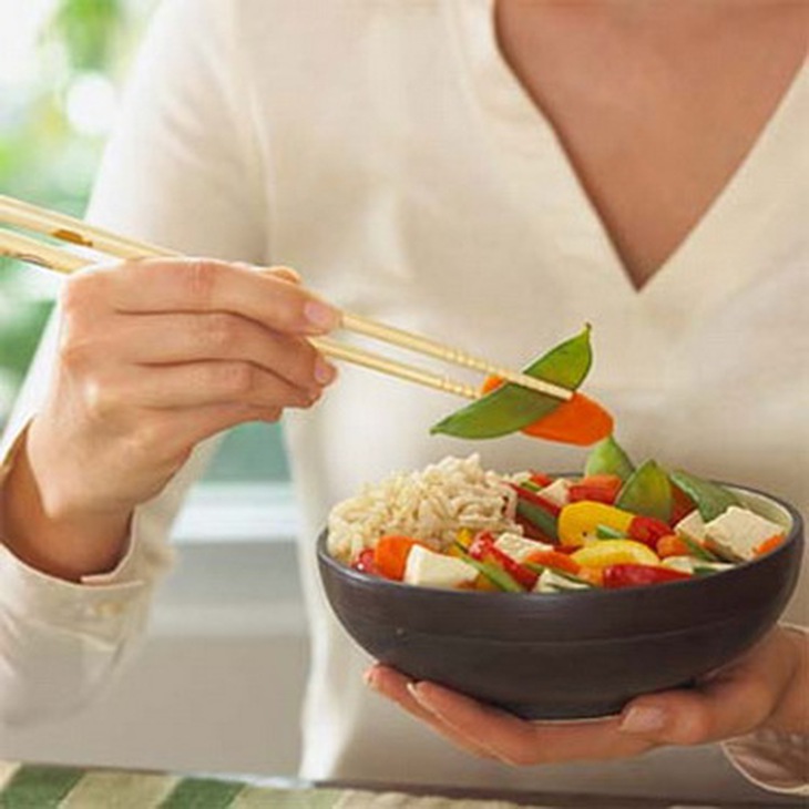 Ăn chay đúng cách mang lại nhiều lợi ích cho sức khoẻ, ngăn ngừa bệnh tật. Tuy nhiên, nếu không biết sử dụng sẽ “lợi bất cập hại”.