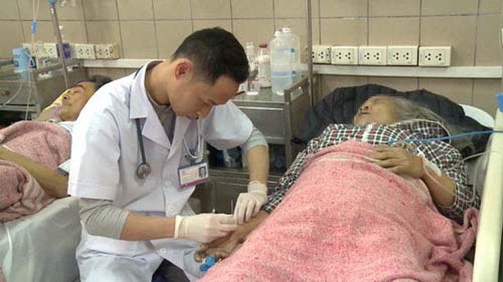 Chăm sóc người bệnh.