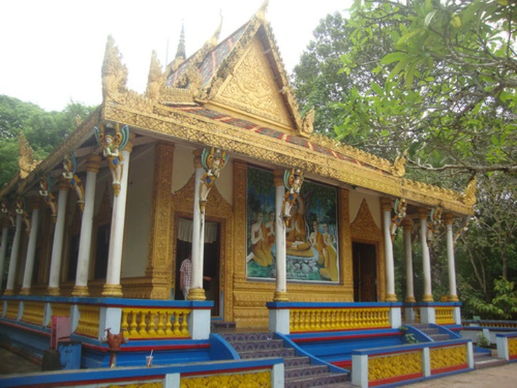 Chùa Dơi.
