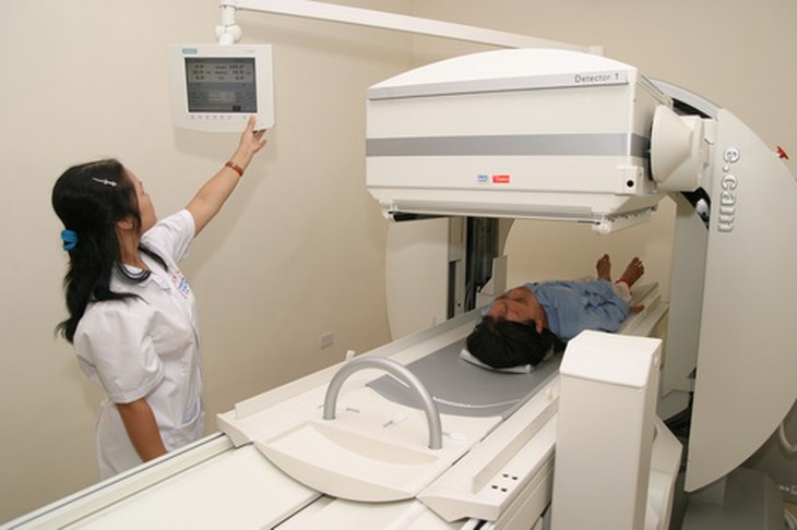 Đầu tư các trang thiết bị y tế hiện đại, góp phần nâng cao chất lượng y tế phục vụ nhân dân. Ảnh: TM