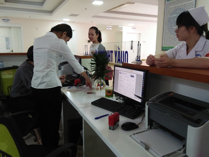 Theo giải thích của bệnh viện, hoạt động khám chữa bệnh trong thời gian qua là do quá nhiều bệnh nhân sốt xuất huyết có nhu cầu điều trị.
