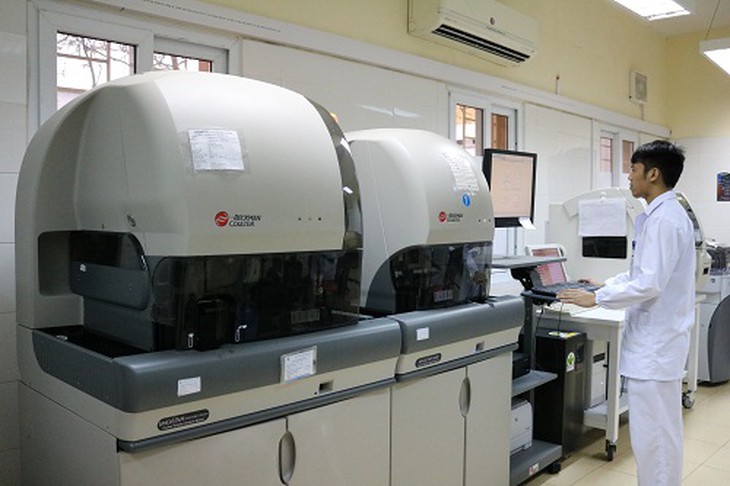 Xét nghiệm tổng phân tích tế bào máu ngoại vi trên máy phân tích huyết học tự động hoàn toàn.