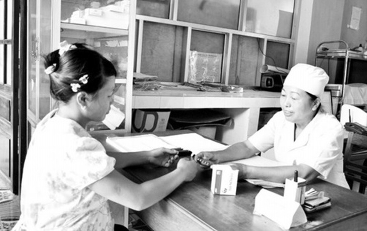 Khi dùng kháng sinh cần sự tư vấn của bác sĩ chuyên khoa.
