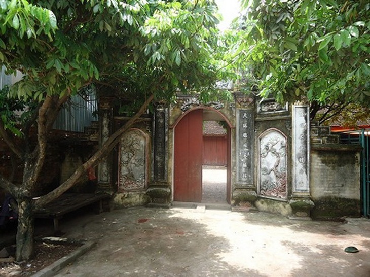 Nhà thờ họ Trần (quê ngoại Nguyễn Du) tại thôn Kim Thiều, xã Hương Mạc, thị xã Từ Sơn, tỉnh Bắc Ninh.