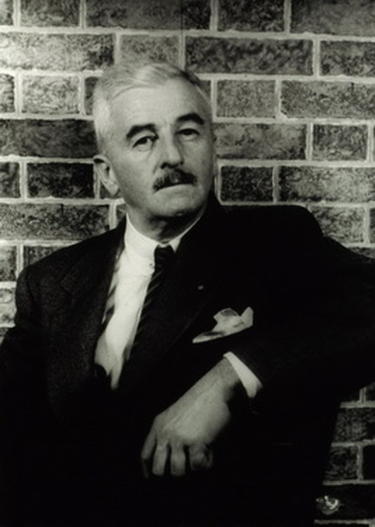 Tiểu thuyết gia Faulkner (1897-1962).