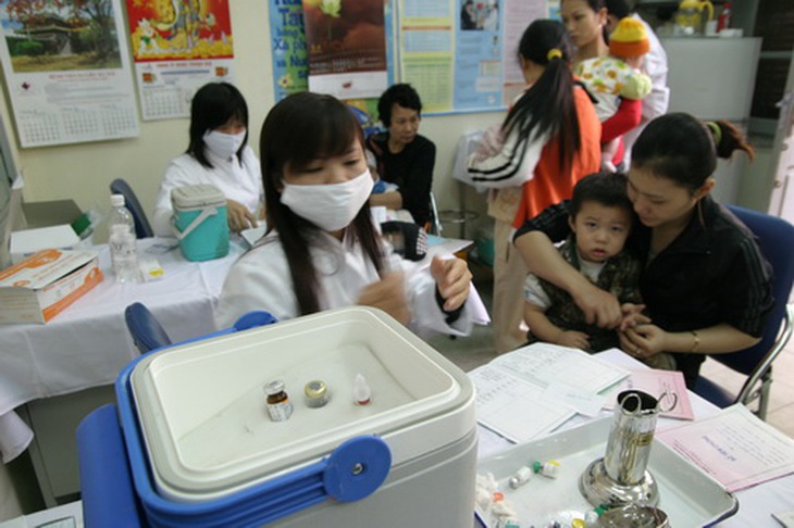 Tiêm vắc-xin thủy đậu cho trẻ từ 12 tháng tuổi tới 12 tuổi để phòng bệnh thủy đậu. Ảnh: TM