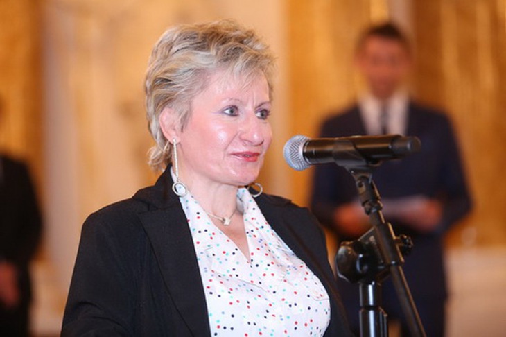 Chị Bogumila Czerniawska phát biểu tại lễ trao giải, ngày 4/12/2017 tại Warszawa.