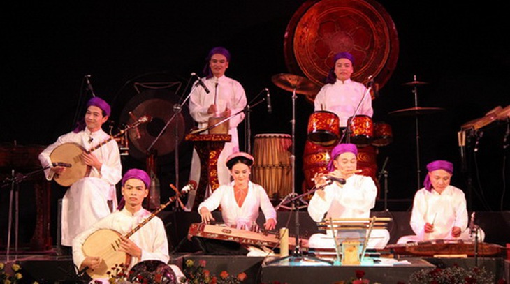 Dàn nhạc dân tộc.