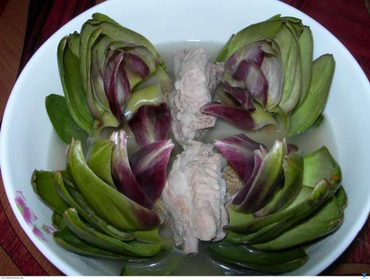 Actiso chế biến thành canh hay trà uống rất tốt cho người bệnh xơ gan.