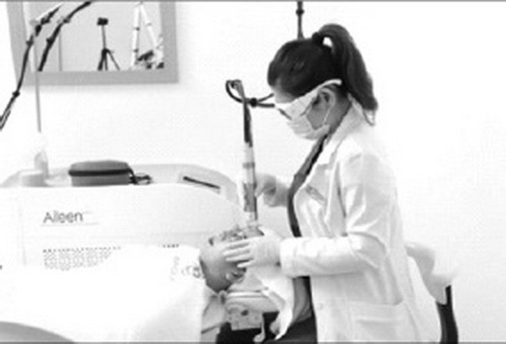 Trị liệu bằng laser xung dài.