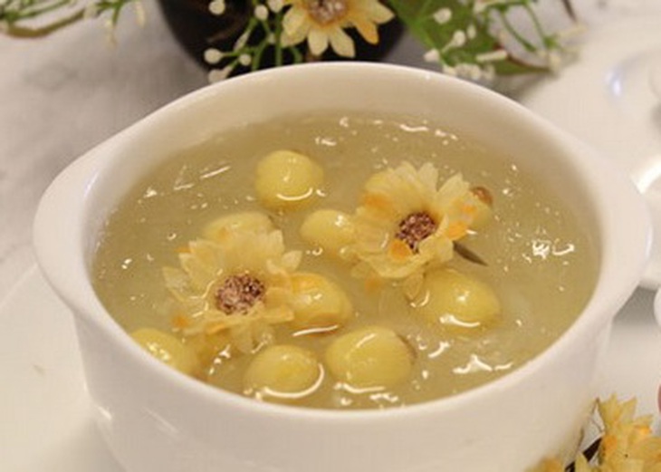 Chè yến hạt sen.