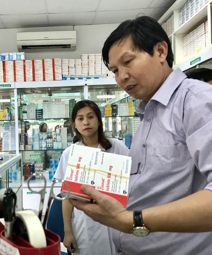 Kiểm tra nhà thuốc tại BV Đông Đô.