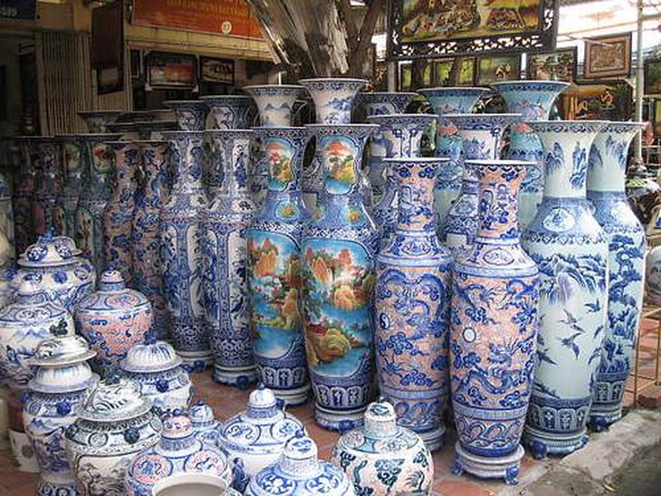 Sản phẩm gốm sứ Bát Tràng.