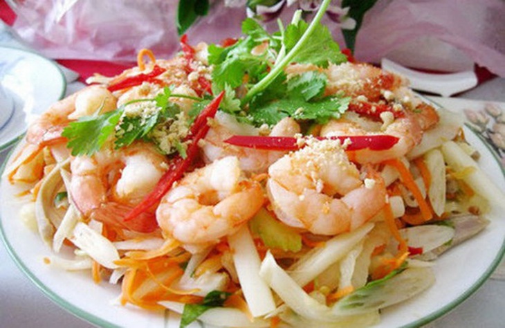 Gỏi cùi dưa hấu tôm thịt.
