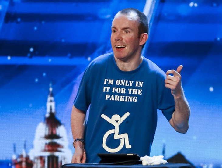 Nghệ sĩ hài bị bại não Lee Ridley là quán quân Britain’s Got Talent 2018.