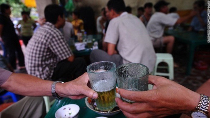 Việt Nam là một trong những nước có tỷ lệ người uống bia rượu cao. (Ảnh minh họa)