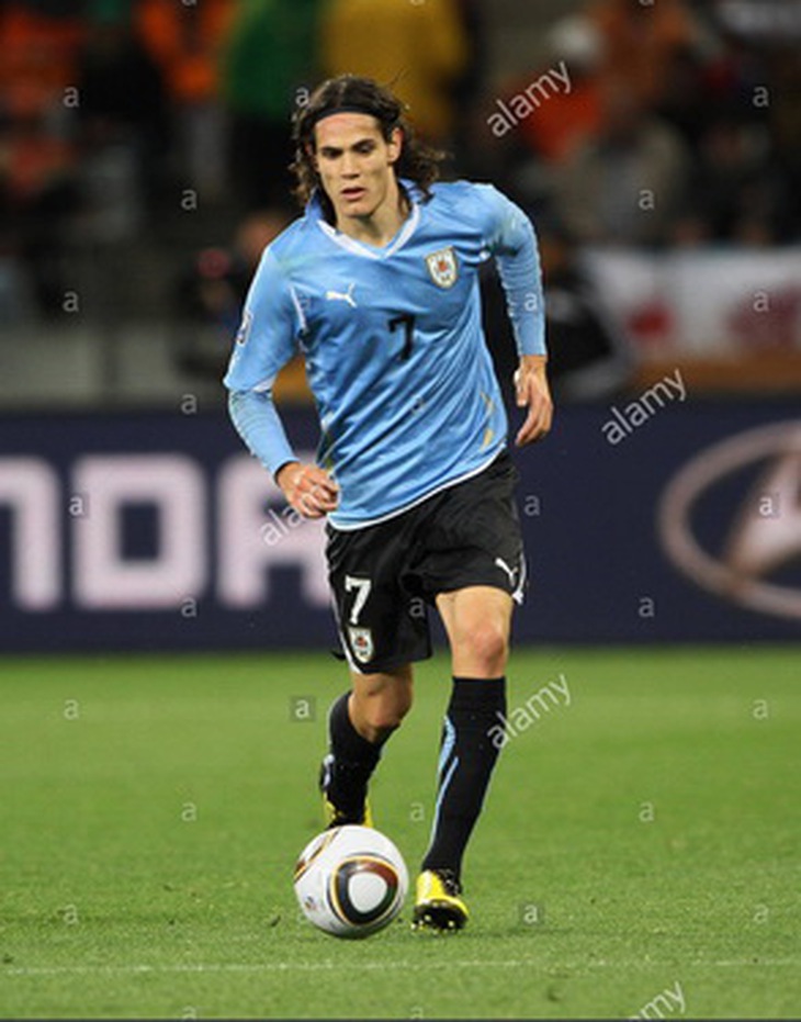 Cavani (Uruguay), người tiễn Bồ Đào Nha về nước với 2 bàn thắng.