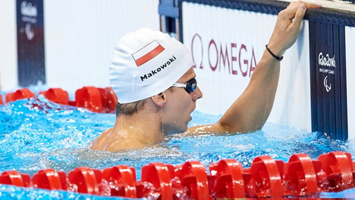 Kình ngư Wojciech cán đích, đoạt HC Bạc Paralympic Rio de Janeiro 2016.