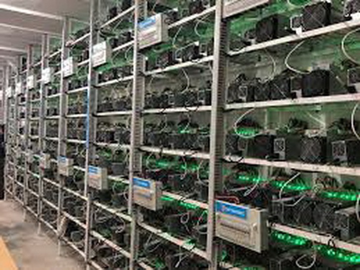Dàn máy đào tiền ảo mà Sky Mining thường cho nhà đầu tư thưởng lãm.