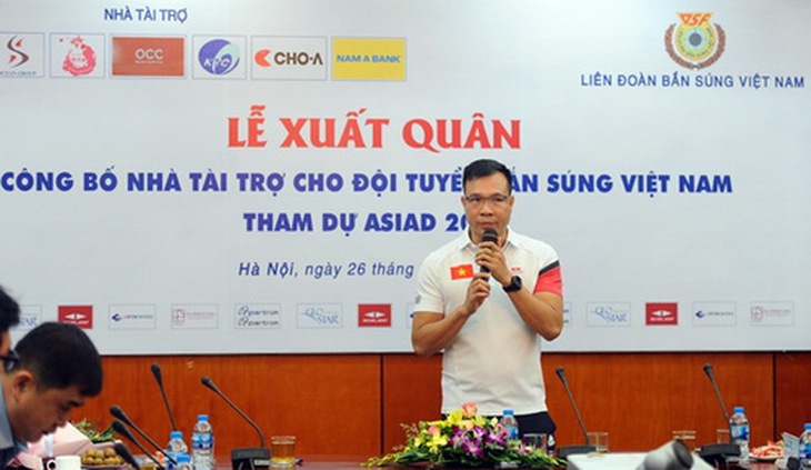 Xạ thủ số 1 Việt Nam Hoàng Xuân Vinh phát biểu tại buổi lễ. Ảnh: V. Duy