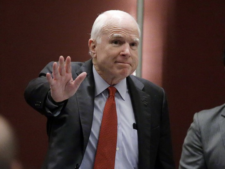 Thượng nghị sĩ John McCain.