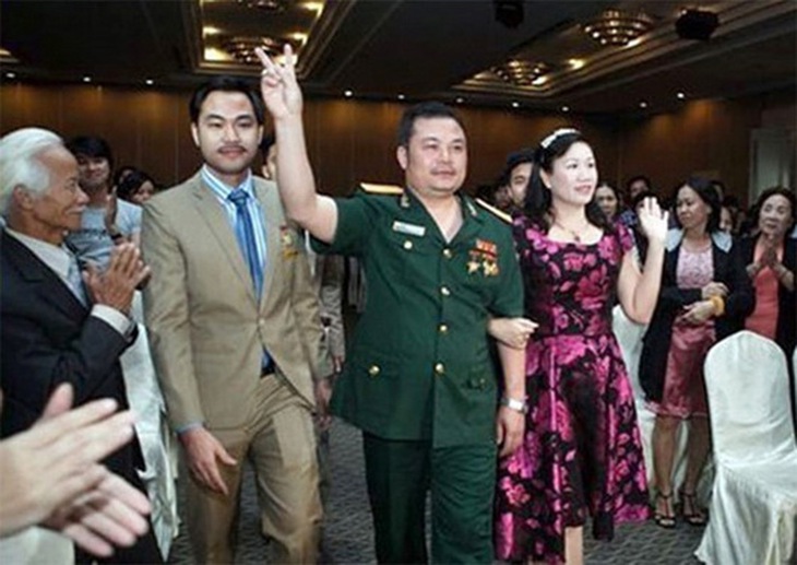 Lê Xuân Giang trong trang phục Đại tá quân đội khi tham dự các sự kiện.