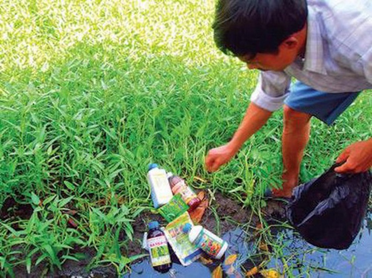Tiếp xúc lâu với thuốc trừ sâu tăng nguy cơ mắc ung thư.
