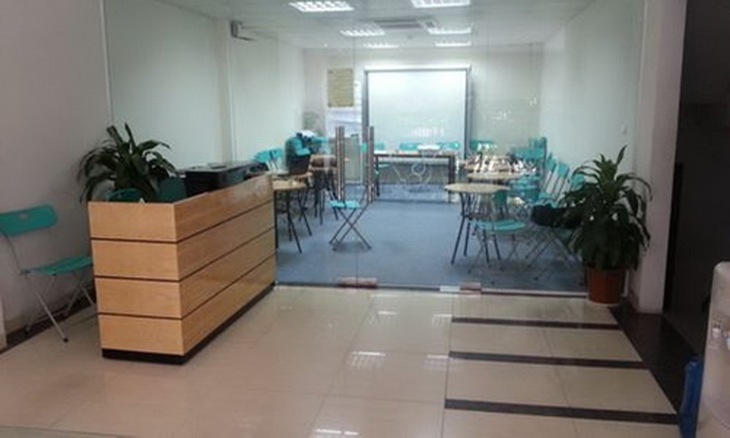Tình trạng biến căn hộ thành văn phòng vẫn đang khiến nhiều cư dân bức xúc và cơ quan chức năng loay hoay xử lý.