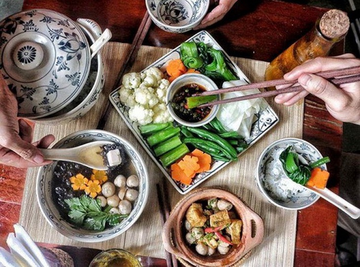 Tỷ lệ các nhóm thực phẩm tinh bột - đạm - đường - béo - xơ trong khẩu phần ăn chay phải được cân bằng.