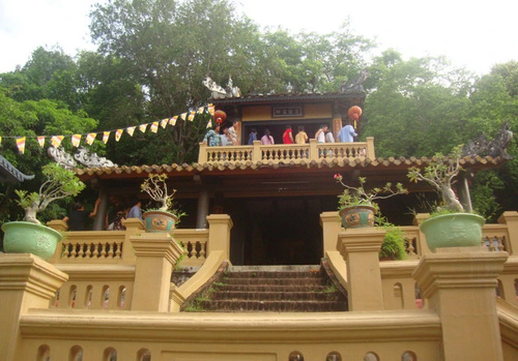 Toàn cảnh Phù Dung Cổ Tự.