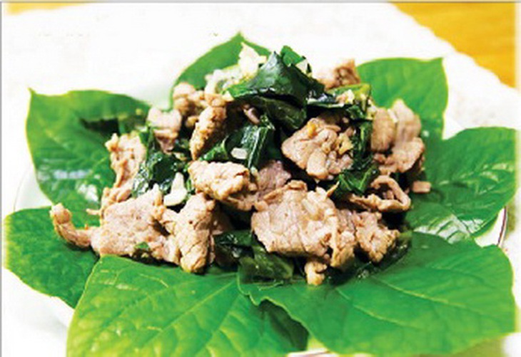 Thịt bò xào lá lốt rất tốt cho người bị đau nhức xương khớp do phong hàn.