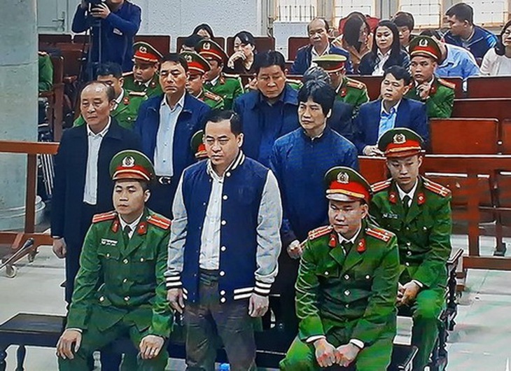 Các bị cáo tại phiên toà.