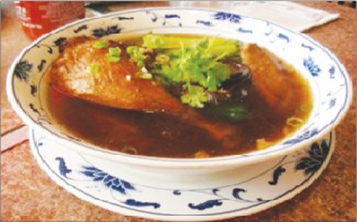 Vịt tiềm đinh hương, nhục quế, thảo khấu tốt cho người tỳ vị hư nhược, kinh nguyệt không đều, đau bụng do lạnh; đau nhức cơ xương khớp; viêm khí phế quản…